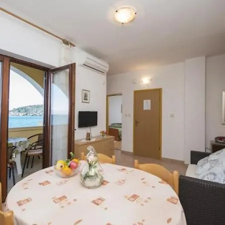 In With Sea View, Terrace, Air Conditioning, Wi-fi